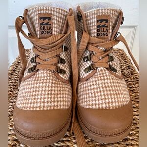 Billabong Zuri Hiking Style Boots‎ Houndstooth Fur Size 6.5